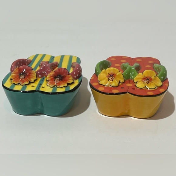 Clay Art Flip Flop Salt Pepper Shakers Floral Bright Summertime - Picture 10 of 11